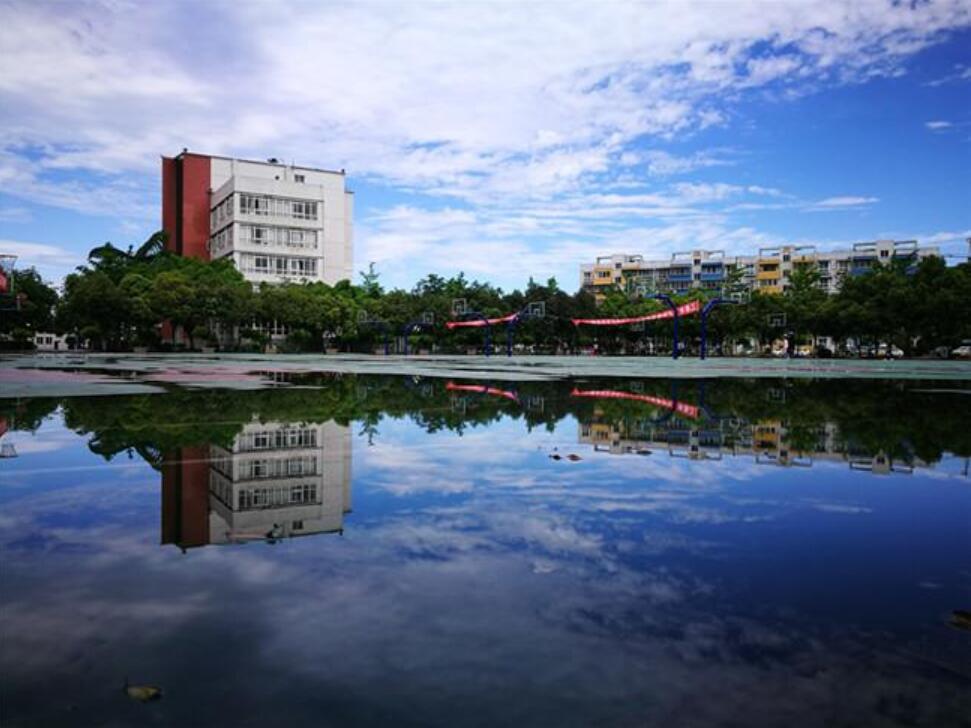 乐山市计算机学校