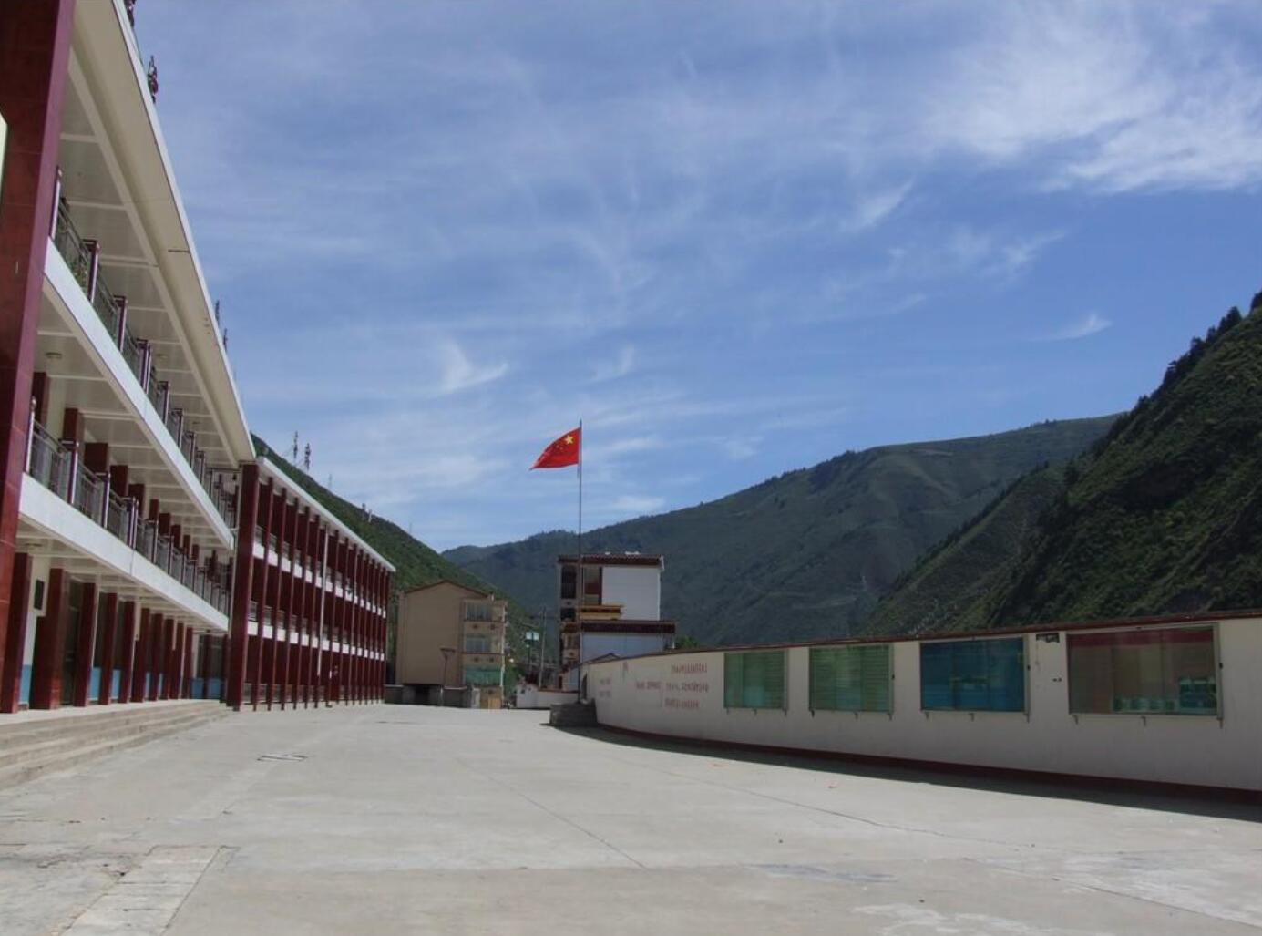 四川省甘孜卫生学校