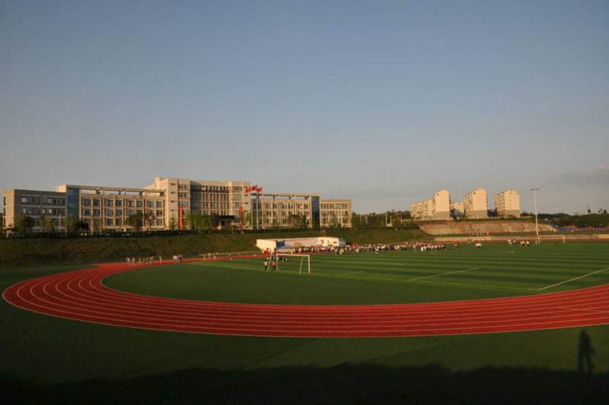 南充市潆溪高级职业中学