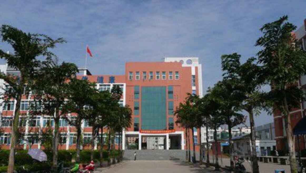 泸州市电子机械学校