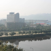 乐山东风电机技工学校